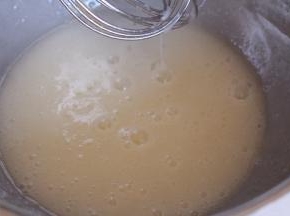 用蛋抽再次搅拌均匀