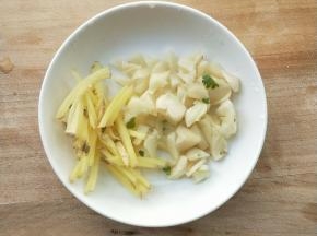 姜丝蒜末。