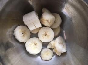 香蕉去皮切段