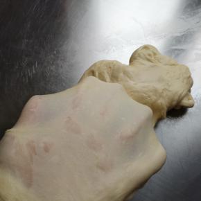 能撑出薄薄的手套膜