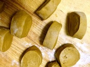 分割成均匀的面团