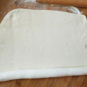 将面片从一头卷起来