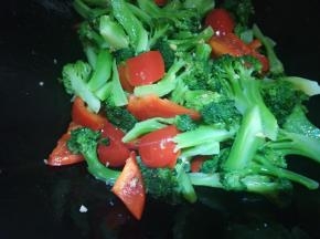 放盐，蚝油调味。