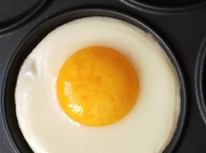 我还顺便煎了两个鸡蛋