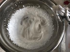 淡奶油打发至7分发