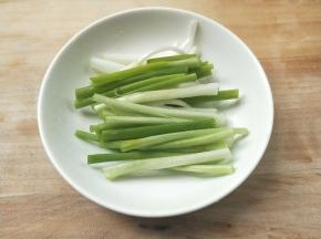 香葱段。