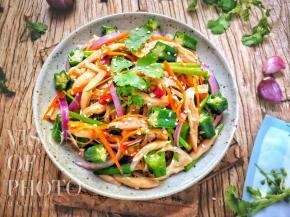 装盘，撒炒香的白芝麻。