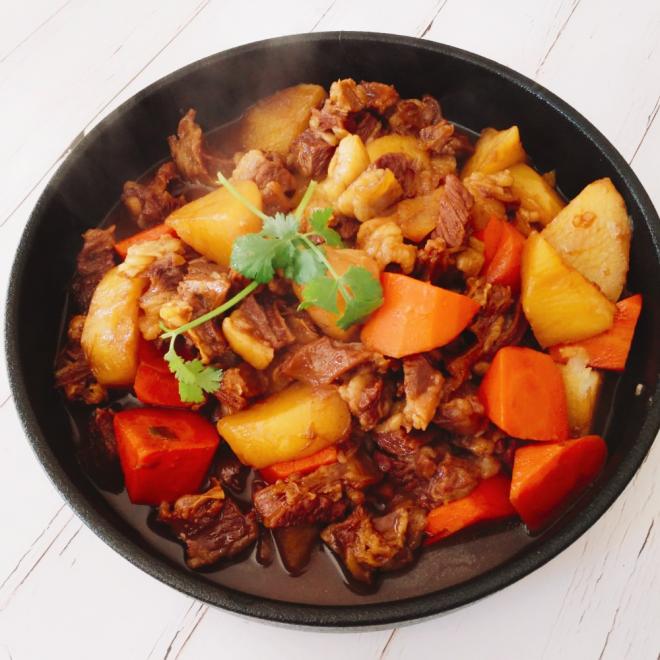 土豆萝卜炖牛腩