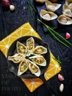 手机先吃，美美哒拍上一个证件照( •̀∀•́ )