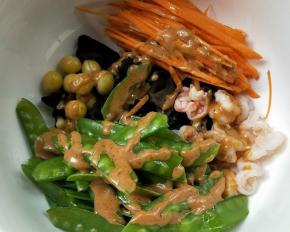 挤上，再根据个人口味加适量盐，橄榄油调味。