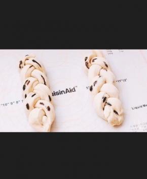 3条为一组，编辫子。这样分割可以编2组3股的。