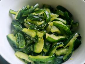 挤得这样干干扁扁的，