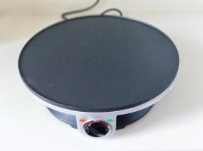 将米凡欧斯煎饼机连接电源预热两分钟。