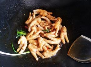 继续翻炒均匀，