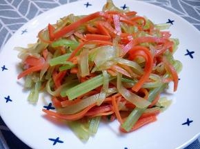 一道美味爽口的凉拌莴笋制作完成。