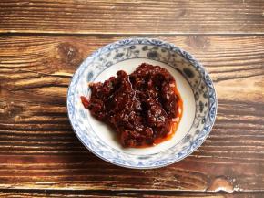 准备好郫县豆瓣酱。