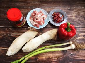 准备好所用的食材。