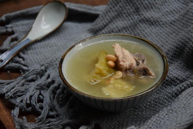 黄豆苦瓜骨头汤