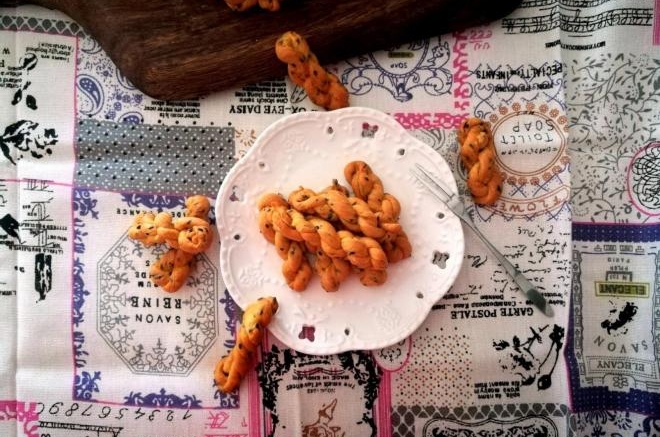 烤箱版鸡蛋芝麻咸麻花