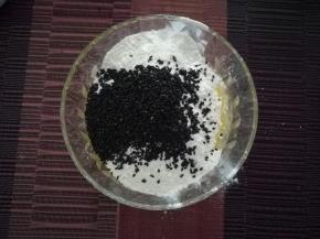 加入黑芝麻。【芝麻就行，黑白随意】