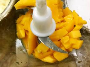 加入芒果果肉