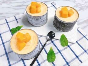 摆上芒果粒就开吃吧