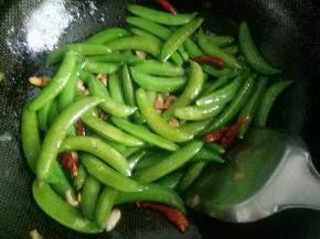 煸炒入味后关火