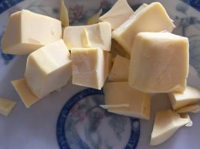 咖啡奶油霜制作

92克黄油提前拿出来室温软化备用