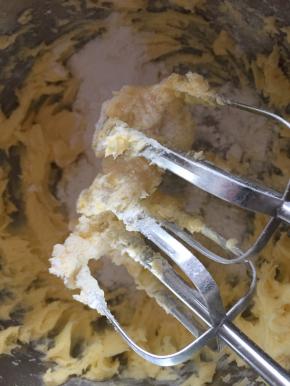 第二次加糖粉打均匀