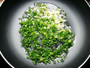 放入葱花