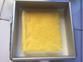 再放上一片蛋糕胚