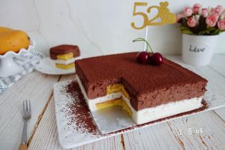 撒上可可粉做装饰