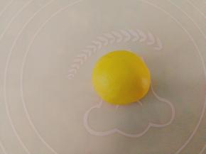 分出小剂子，搓圆