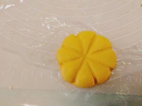 这样漂亮的花形就完成了