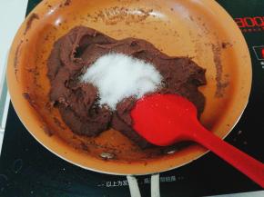 稍微干后加入白糖