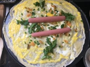 再加入火腿肠。