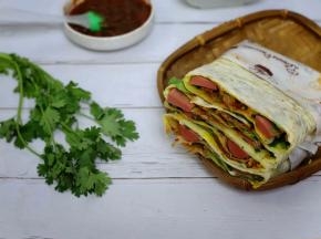 对半切一下，就可以开吃啦！