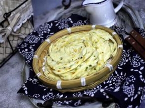 出锅后，轻轻抖一下，层次分明。