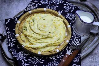 葱油手撕饼香酥可口、松软有嚼劲，太美味了！