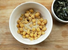 加上白芝麻。