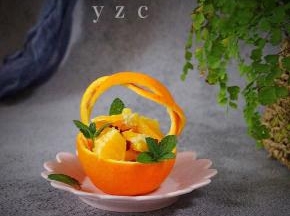加上薄荷叶等装饰～～美美的花篮就完成了，是不是简单简单呢…～