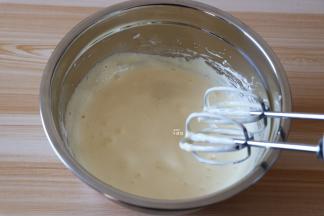 搅打均匀如图；