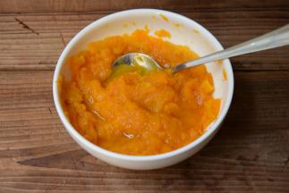 取出压成南瓜泥