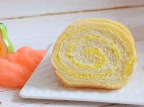 烤箱180度预热好后放入，中下层180度烤35分钟。