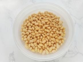 一般泡8－12小时就行了，夏天需要中途换水。