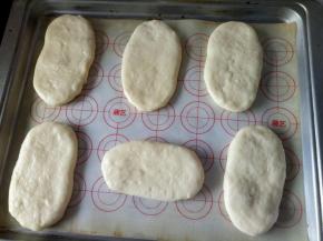 依次摆进烤盘里