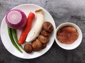 准备材料如图。