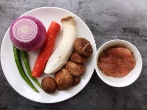 准备材料如图。