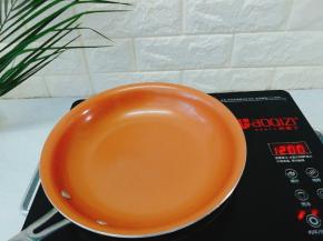 取出平底锅烧热