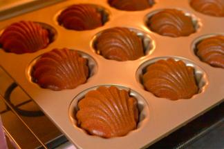 性价比：通常一个比较资深的玩家首选都是电子烤箱，电脑控温比较准，电子款好贵的嘞~but能把电子控温和这么美的外形设计一起，价格这个低，再综合实用性和体积，性价比可谓是到了非常极致~